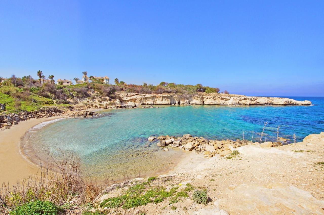 Villa Oceania - Beachfront Paralimni Luaran gambar