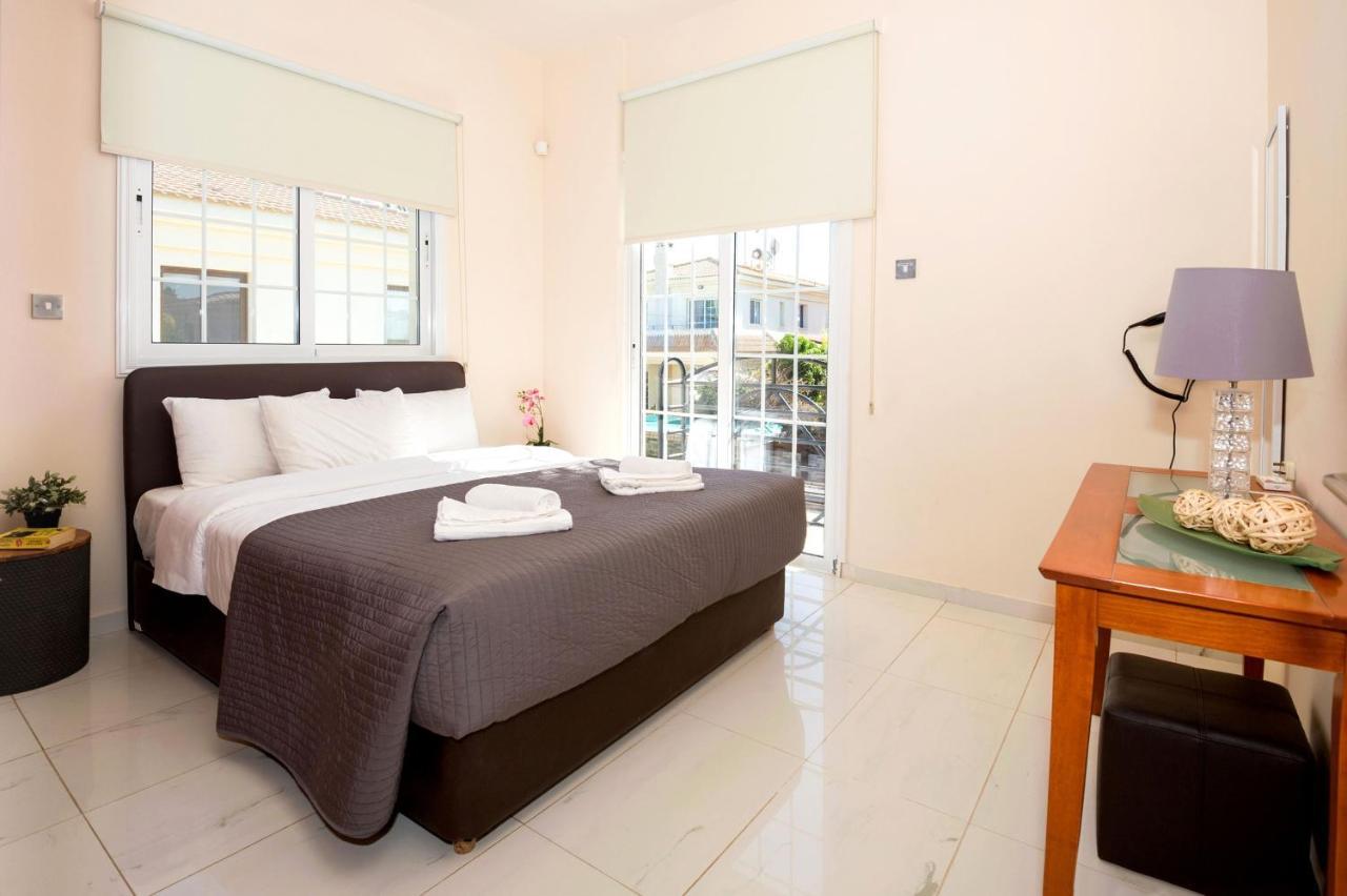 Villa Oceania - Beachfront Paralimni Luaran gambar
