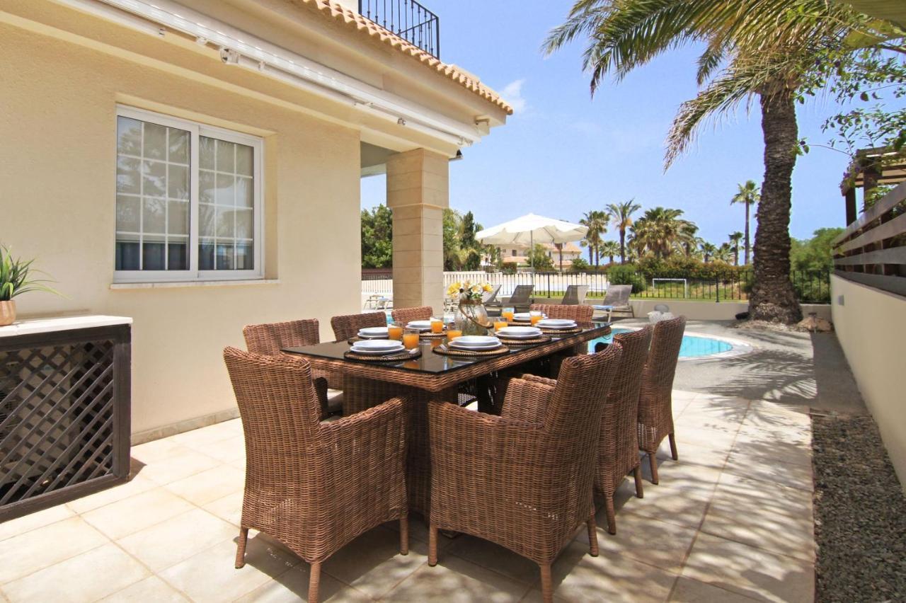 Villa Oceania - Beachfront Paralimni Luaran gambar