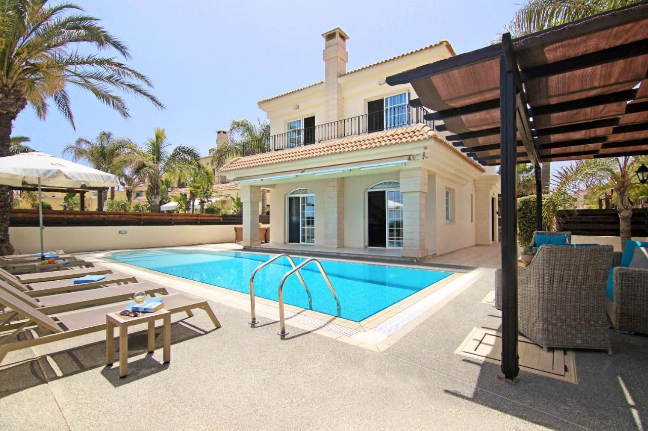 Villa Oceania - Beachfront Paralimni Luaran gambar