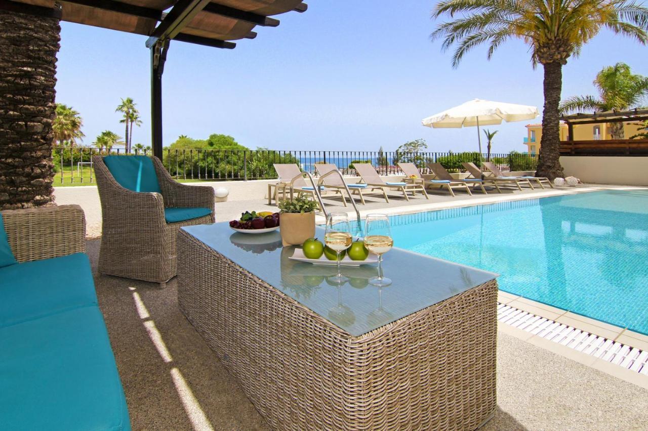 Villa Oceania - Beachfront Paralimni Luaran gambar