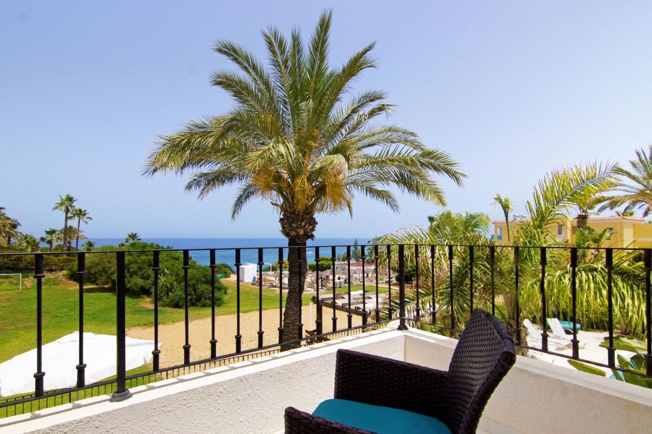 Villa Oceania - Beachfront Paralimni Luaran gambar