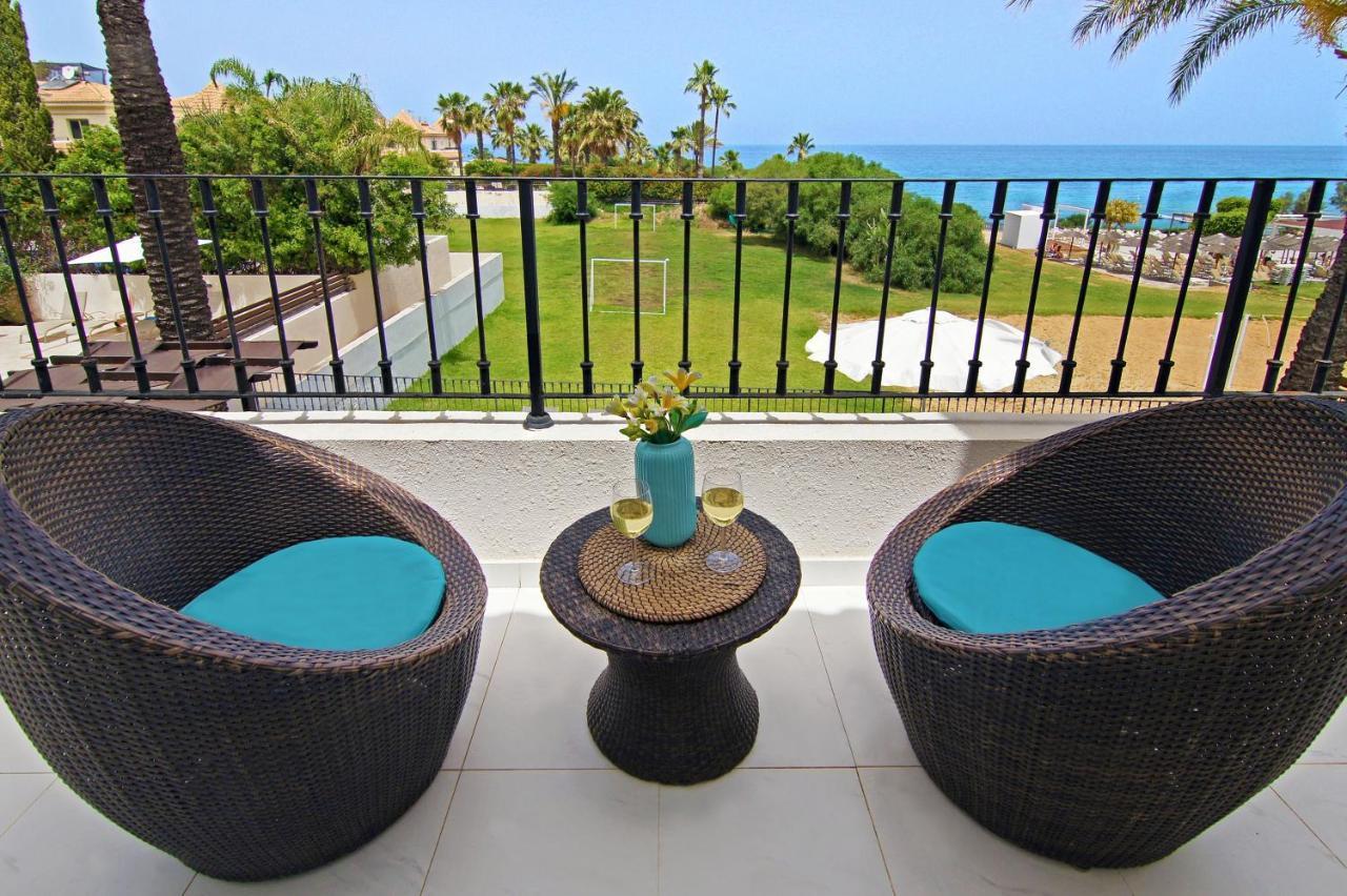 Villa Oceania - Beachfront Paralimni Luaran gambar